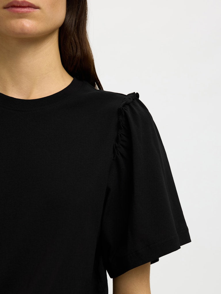 SLWPenelope 2/4 Ruffle Tee Black