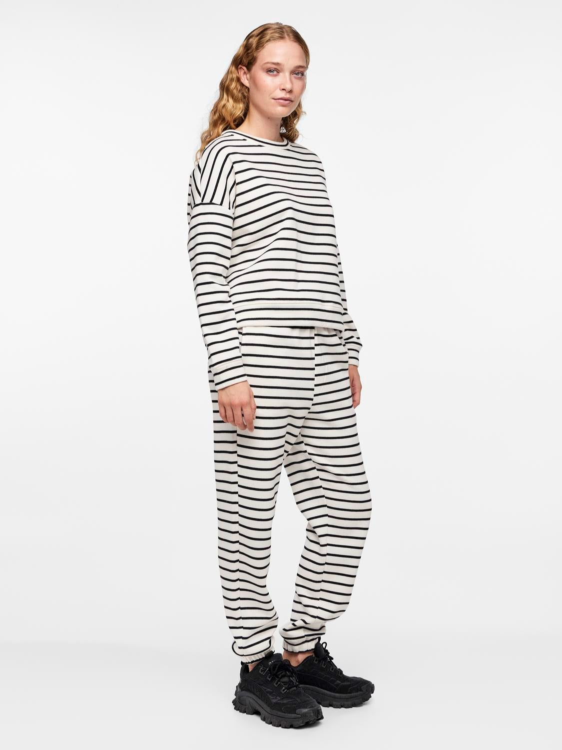 PCChilli LS Sweat Stripes Cloud Dancer