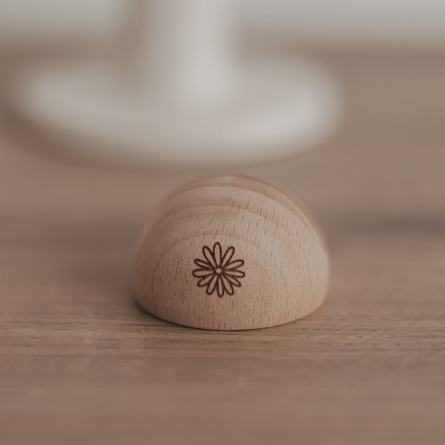 ES Halbrunder Kartenständer Daisy