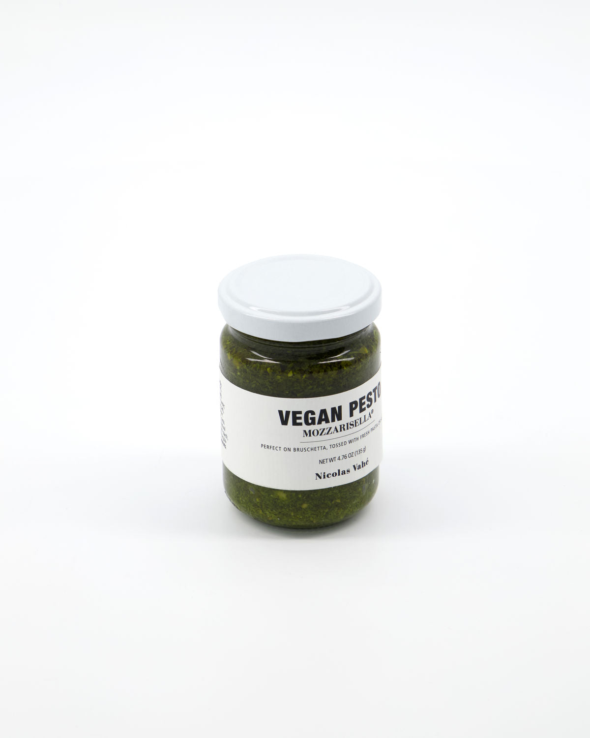 Vegan pesto with mozzarisella