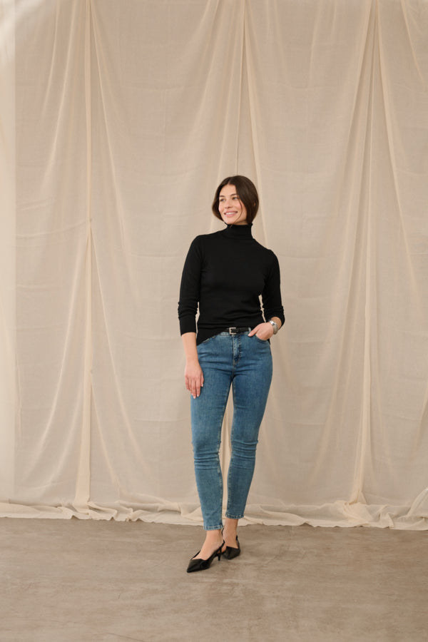 CUAnnemarie Rollneck Black