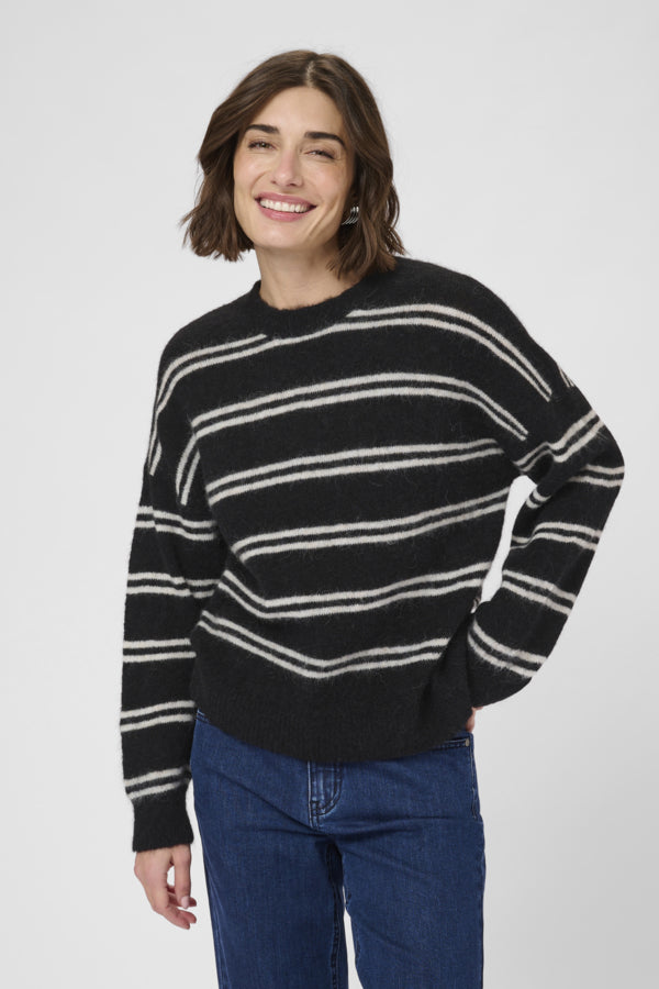 CUBernie Cacheia Pullover Black