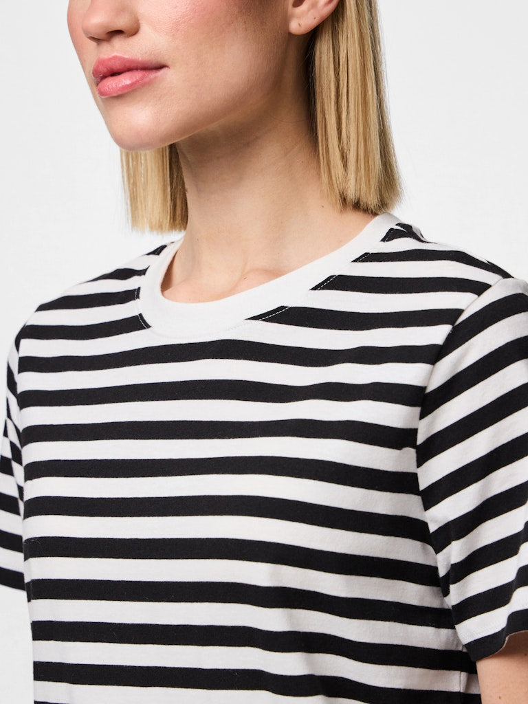 PCRia SS Tee Stripes Black