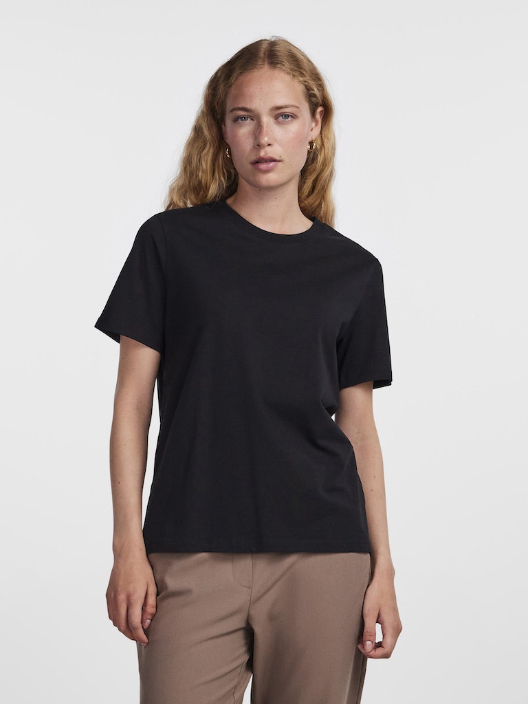 PCRia SS Solid Tee Black