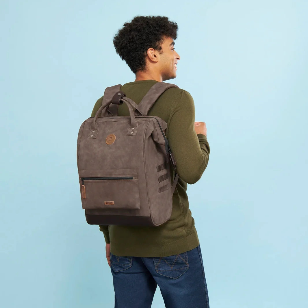 Adventurer L Papeete-Braun