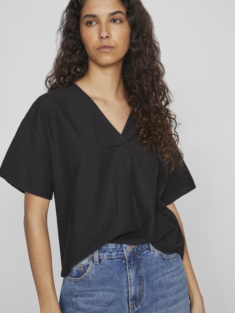 VIPrisilla V-Neck Top Black Beauty