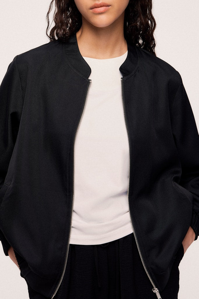 VIPapaya L/S Bomber Jacket Black Beauty