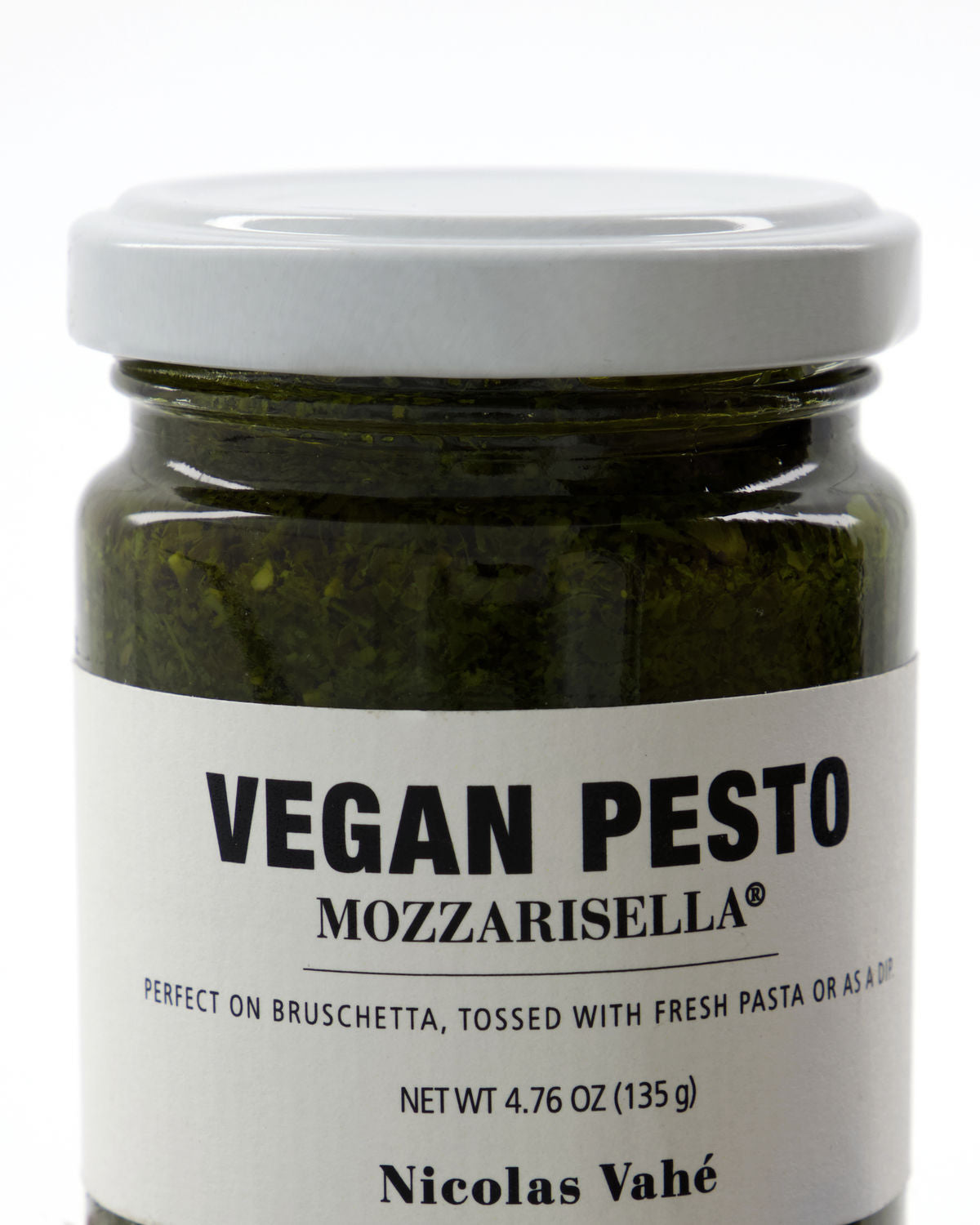 Vegan pesto with mozzarisella